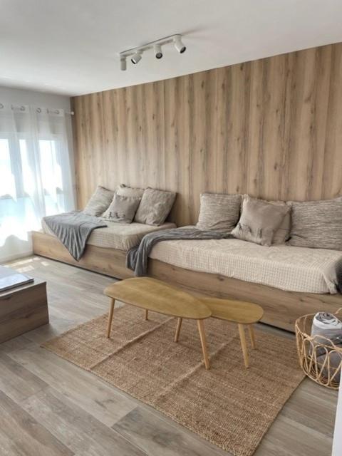 Precioso Apto Miami Playa: Beachfront Retreat with Wi-Fi and Netflix Exterior photo