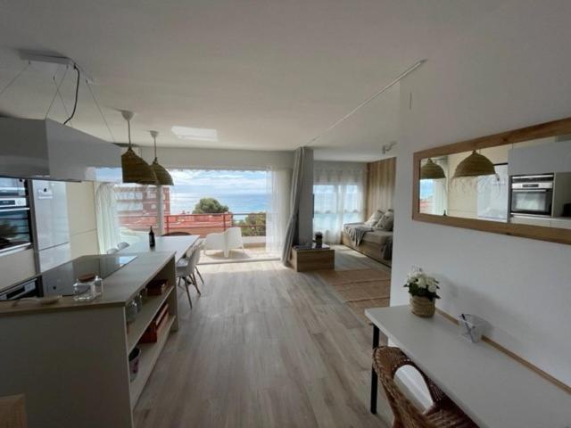 Precioso Apto Miami Playa: Beachfront Retreat with Wi-Fi and Netflix Exterior photo