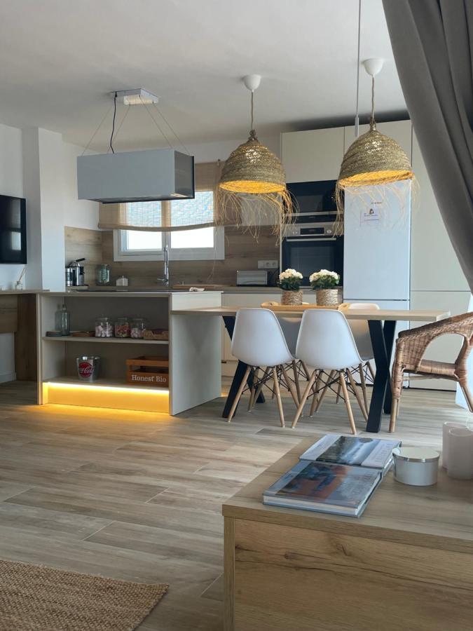 Precioso Apto Miami Playa: Beachfront Retreat with Wi-Fi and Netflix Exterior photo