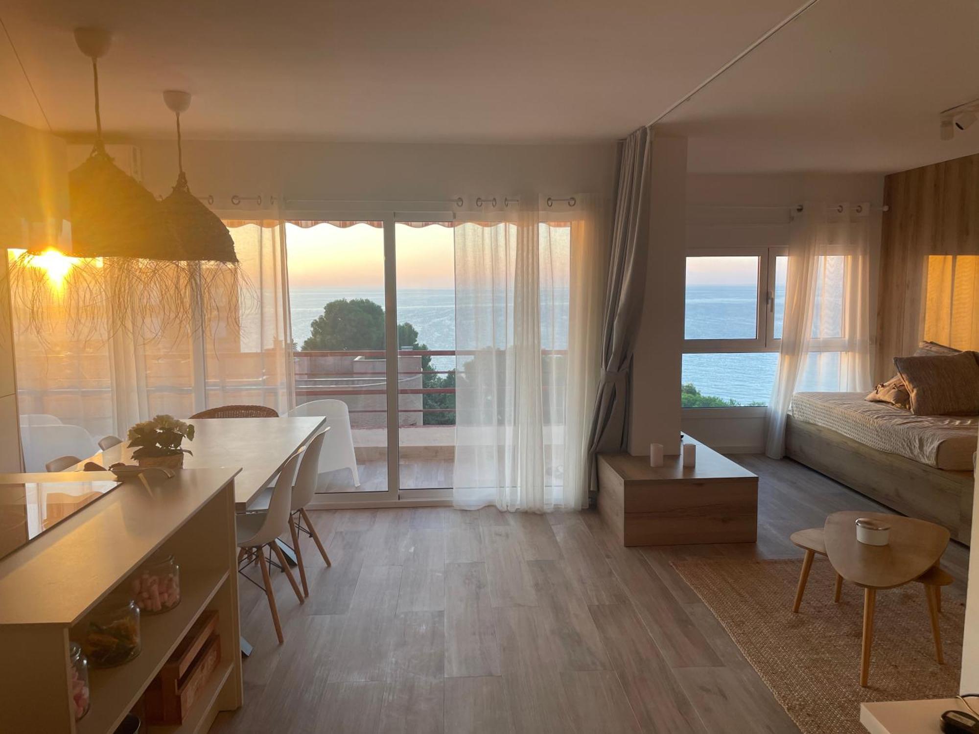Precioso Apto Miami Playa: Beachfront Retreat with Wi-Fi and Netflix Exterior photo